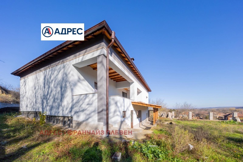 Продава КЪЩА, с. Комарево, област Плевен, снимка 2 - Къщи - 52600292