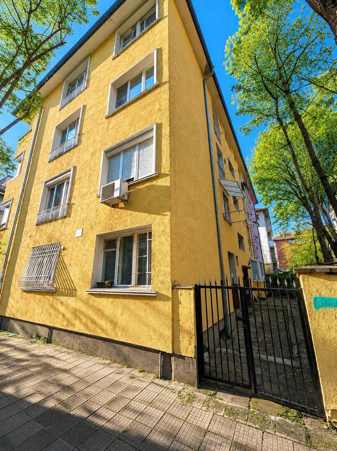 Продава 3-СТАЕН, гр. София, Център