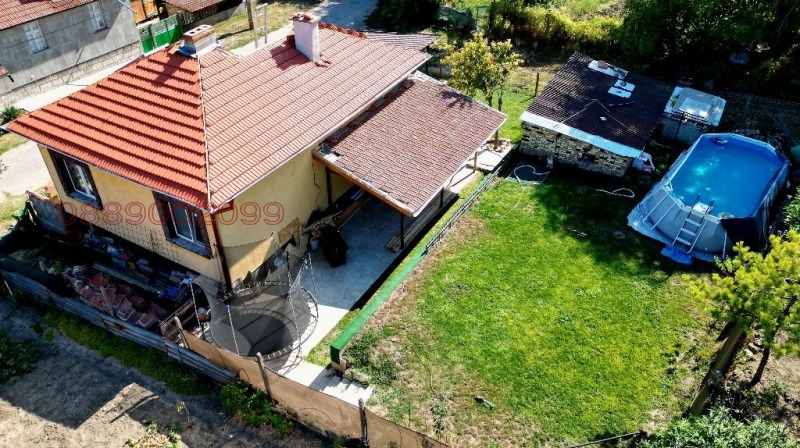 Продава КЪЩА, с. Червена вода, област Русе