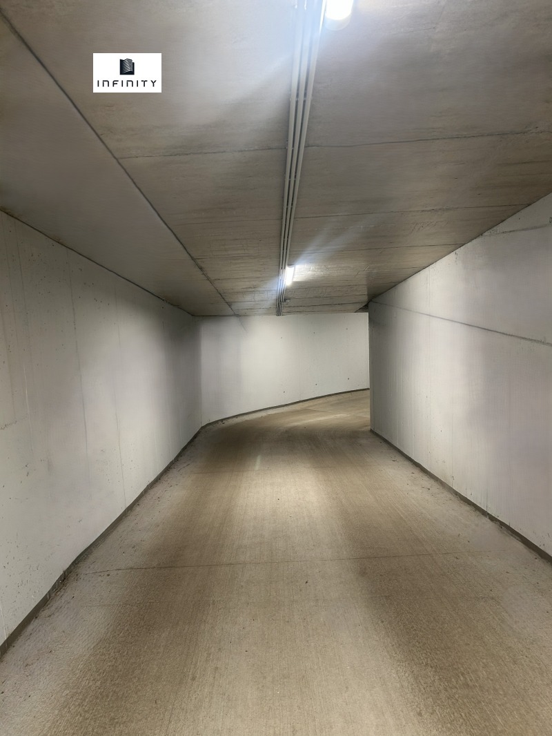 Продава ГАРАЖ, ПАРКОМЯСТО, гр. София, Център, снимка 3 - Гаражи и паркоместа - 53149943