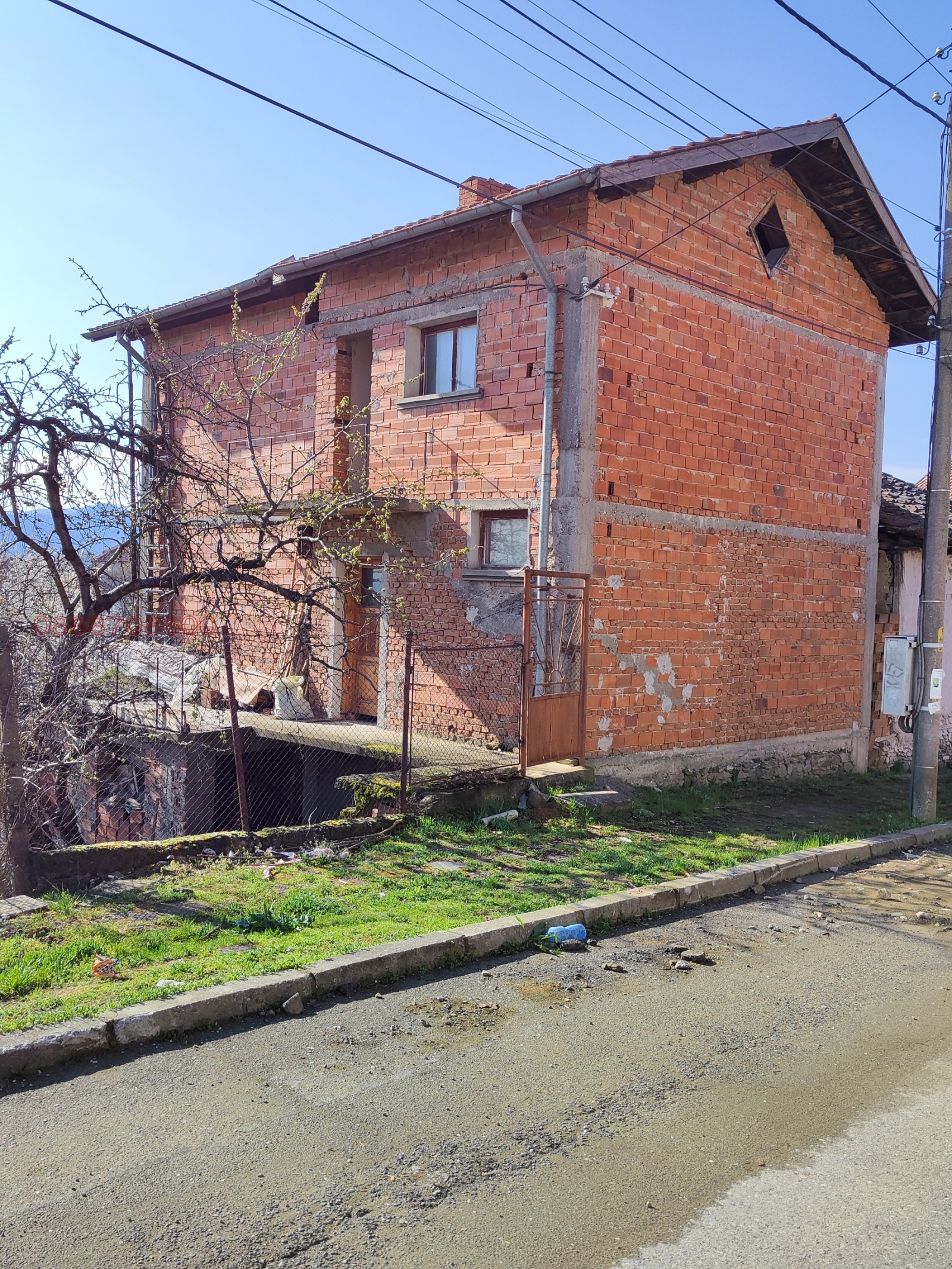 Продава КЪЩА, с. Лозно, област Кюстендил