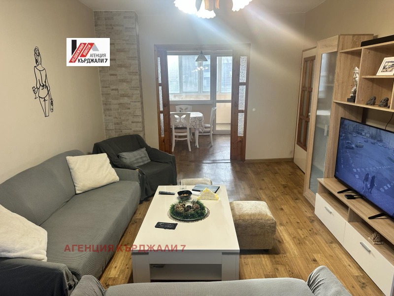 Продава МНОГОСТАЕН, гр. Кърджали, Възрожденци, снимка 2 - Апартаменти - 53002195