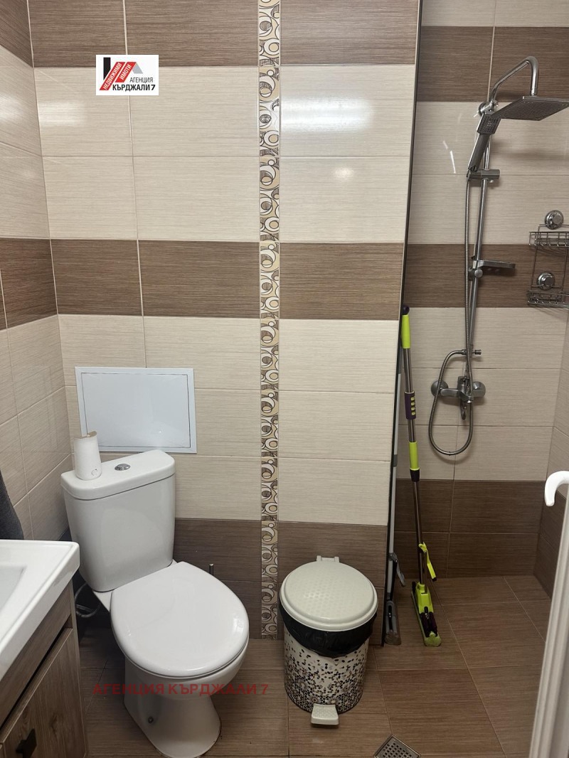 Продава МНОГОСТАЕН, гр. Кърджали, Възрожденци, снимка 5 - Апартаменти - 53002195