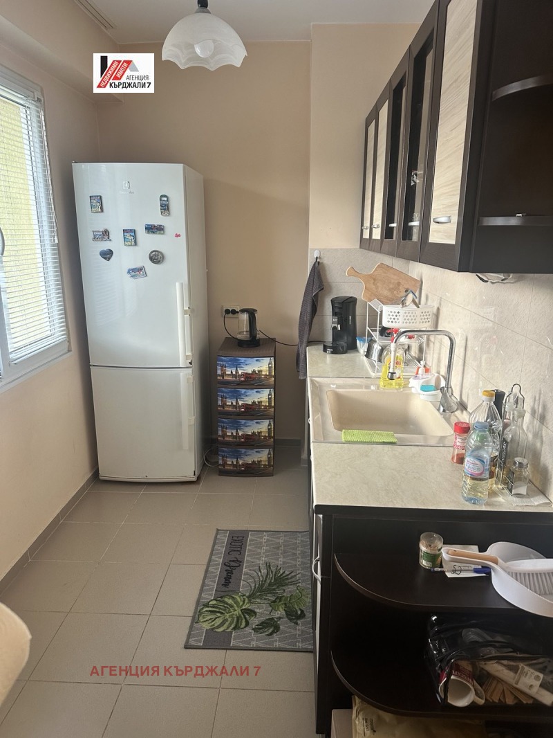 Продава МНОГОСТАЕН, гр. Кърджали, Възрожденци, снимка 6 - Апартаменти - 53002195