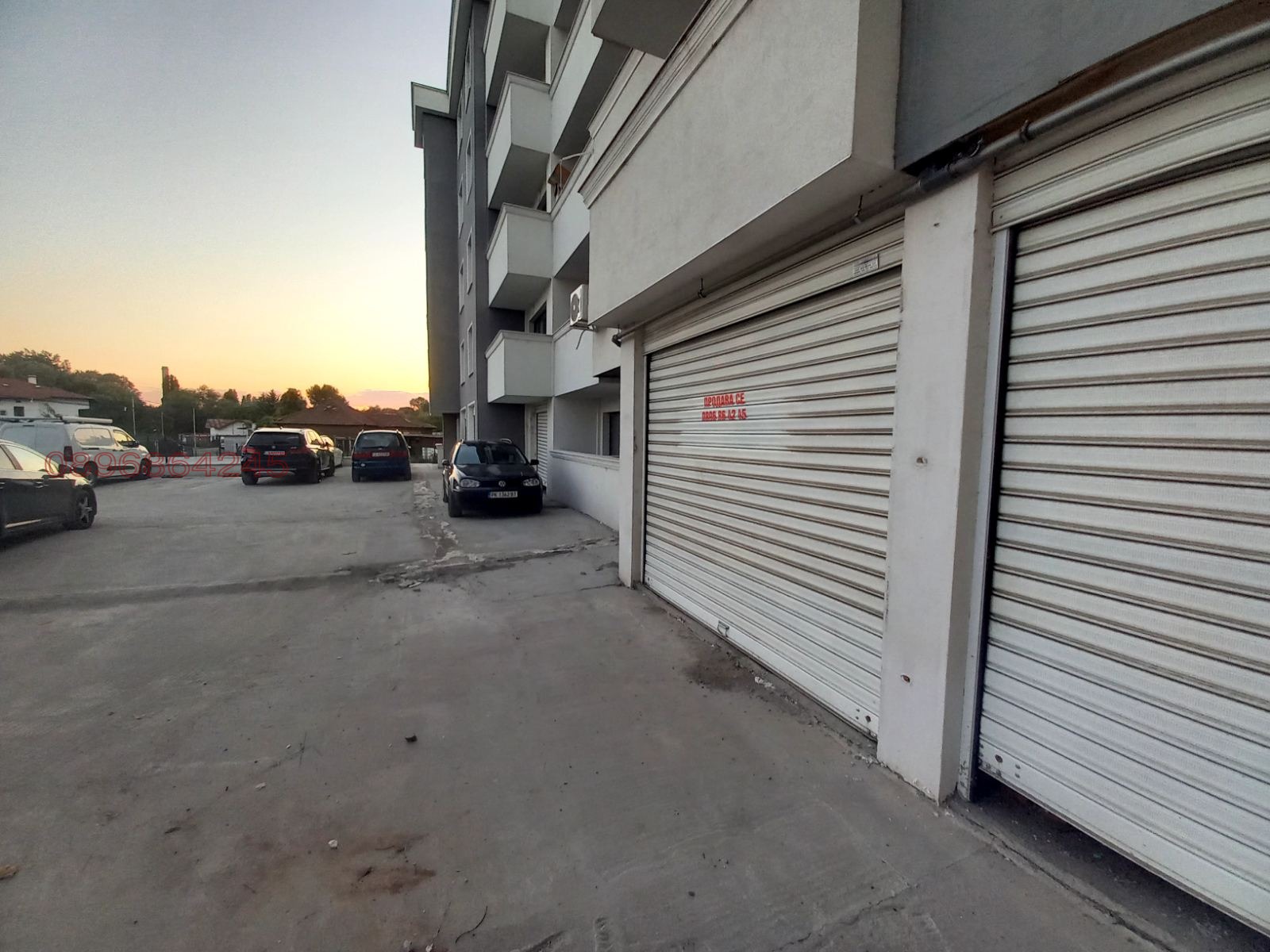 Продава ГАРАЖ, ПАРКОМЯСТО, гр. Перник, Изток, снимка 3 - Гаражи и паркоместа - 55646709