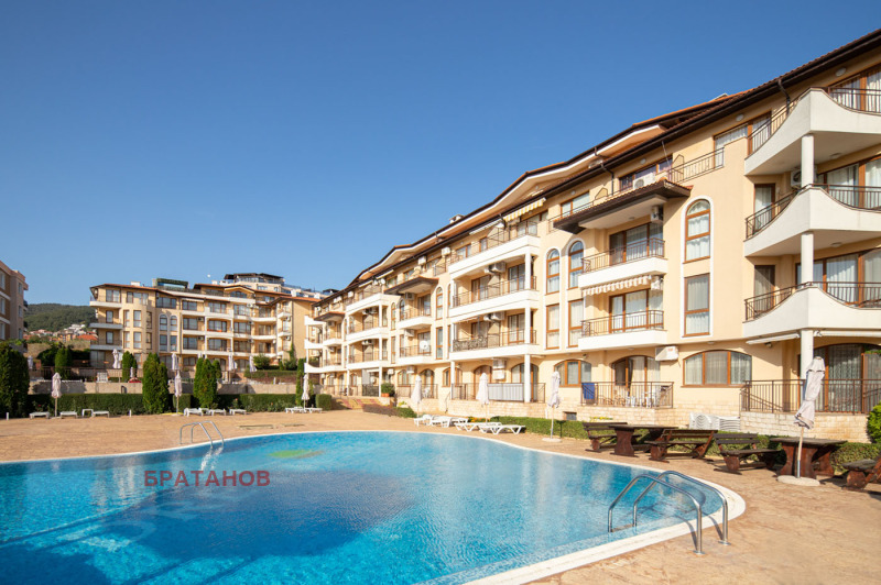 Продава 3-СТАЕН в област Бургас, гр. Свети Влас - 165 кв.м / 245 000 € » 479 178.35 лв., БРАТАНОВ