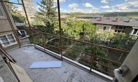 Hus Golv Centar, Veliko Tarnovo