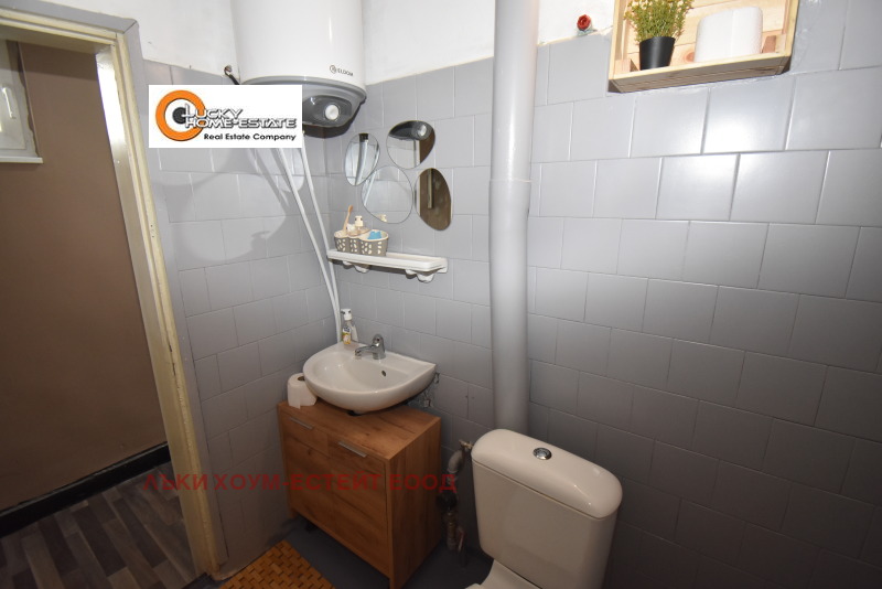 Na prodej  1 ložnice Pernik , Centar , 68 m2 | 94306453 - obraz [8]