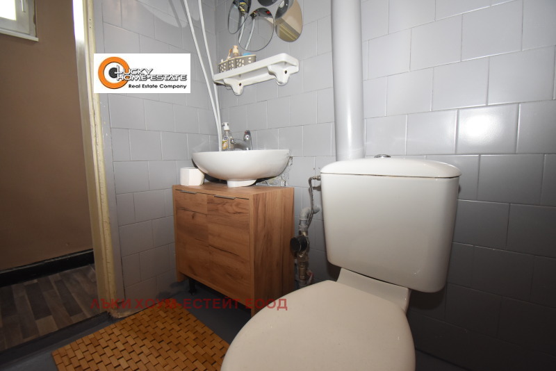 Na prodej  1 ložnice Pernik , Centar , 68 m2 | 94306453 - obraz [9]