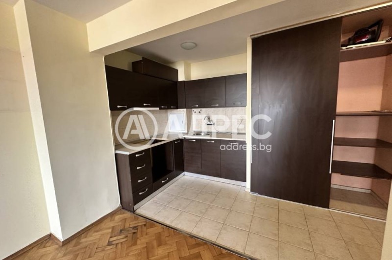 Продава 2-СТАЕН, град София, Център • 239000 € / 467443.37 лв. • 88398400 1