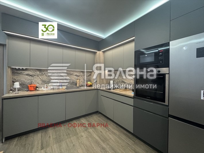 Продава 3-СТАЕН, гр. Варна, Левски 2