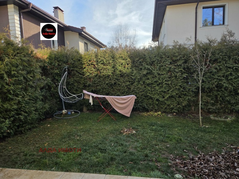 Продава КЪЩА, гр. София, м-т Детски град, снимка 16 - Къщи - 52838083