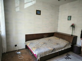 2 slaapkamers Lazur, Burgas 6