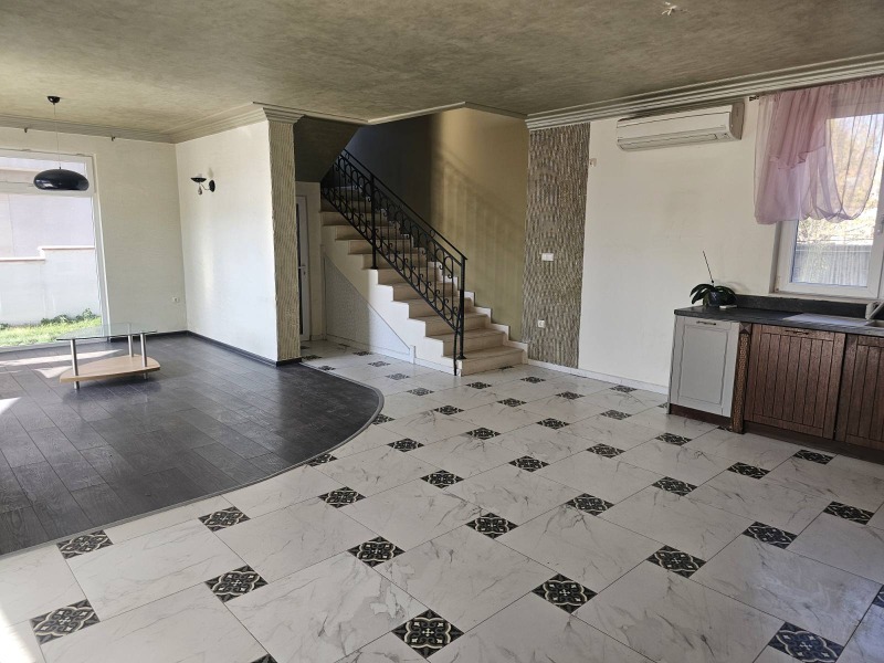 À vendre  Maison Plovdiv , Komatevo , 230 m² | 15145693 - image [10]