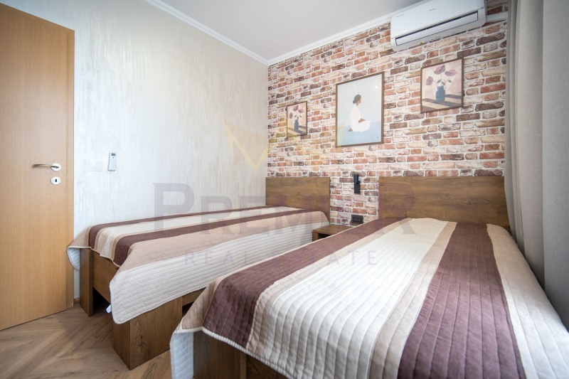 Продава КЪЩА, гр. Балчик, област Добрич, снимка 6 - Къщи - 52041231