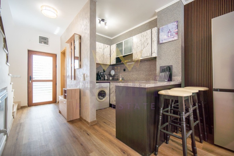 Продава КЪЩА, гр. Балчик, област Добрич, снимка 2 - Къщи - 52041231