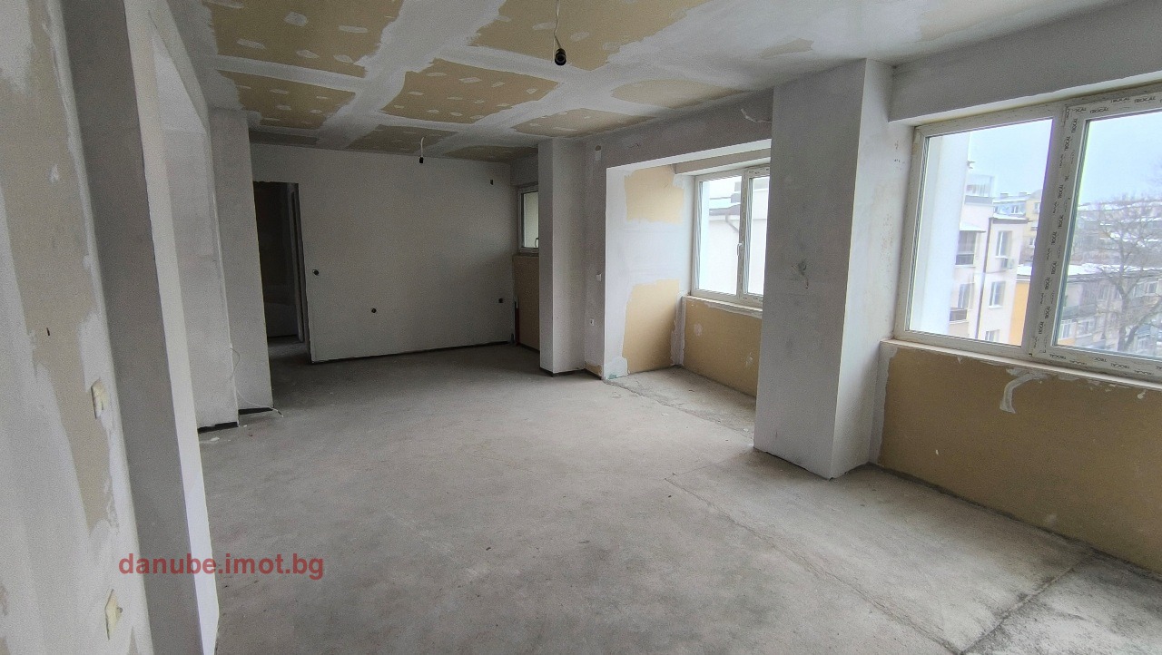 Продава 3-СТАЕН, гр. Русе, Център, снимка 2 - Апартаменти - 54238190