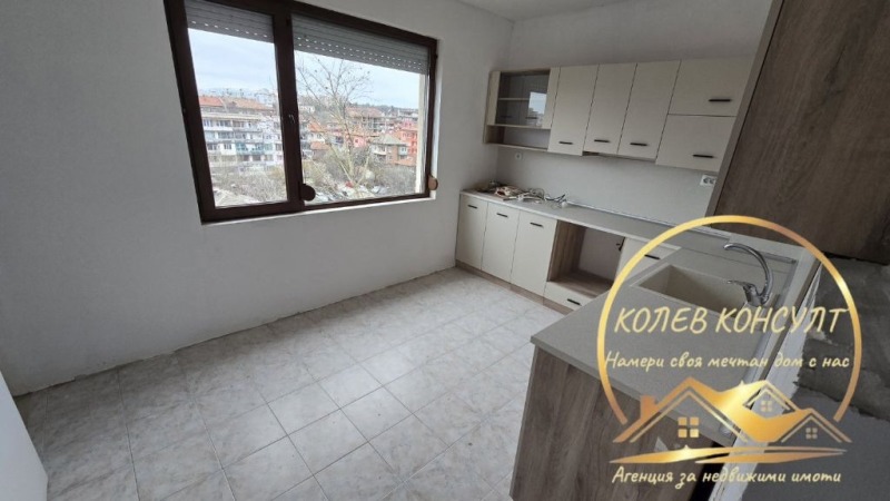 Продава 4-СТАЕН в град Хасково, Дружба 1 - 90 кв.м / 125 000 € » 244 478.75 лв., КОЛЕВ КОНСУЛТ