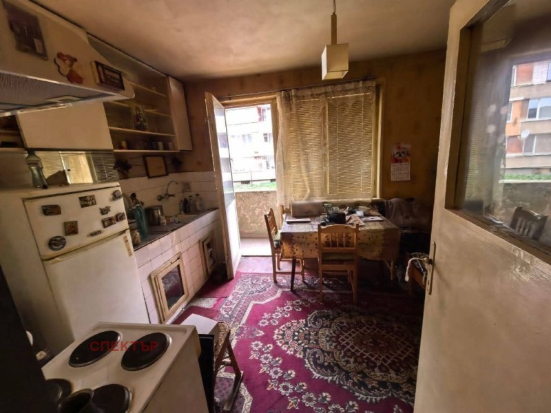 Продава  2-стаен град Перник , Център , 73 кв.м | 89091333 - изображение [4]