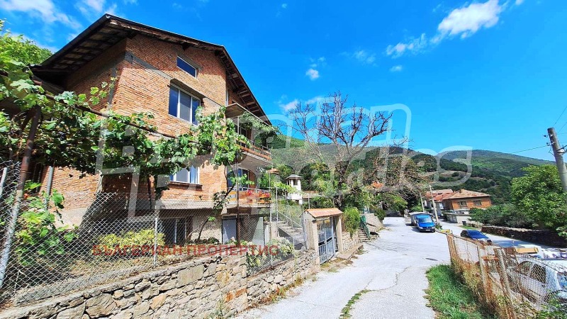 Продава КЪЩА в област Пловдив, с. Нареченски бани - 286 кв.м / 220 000 € » 430 282.60 лв., БЪЛГЕРИАН ПРОПЕРТИС
