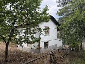 Продава къща област Пловдив с. Дедево - [1] 