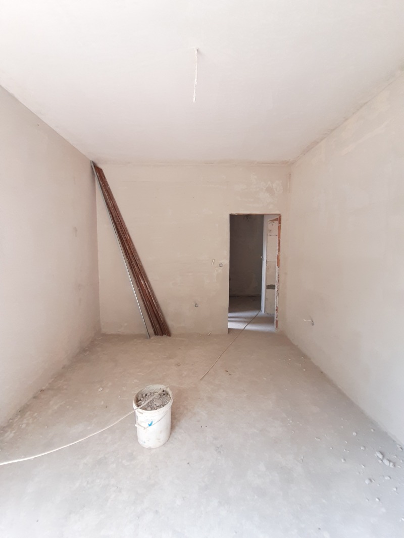 Продава КЪЩА, гр. Дупница, област Кюстендил, снимка 2 - Къщи - 52199751