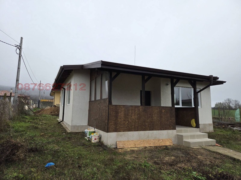 Продава КЪЩА, с. Осеново, област Варна