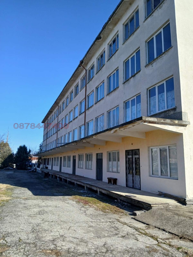 Продава  Хотел област София , гр. Долна баня , 5000 кв.м | 31173376