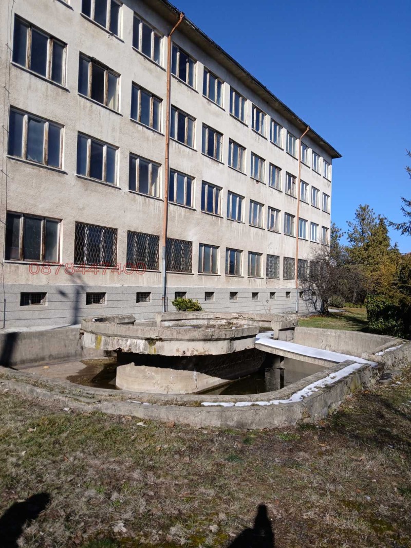 Продава  Хотел област София , гр. Долна баня , 5000 кв.м | 31173376 - изображение [2]