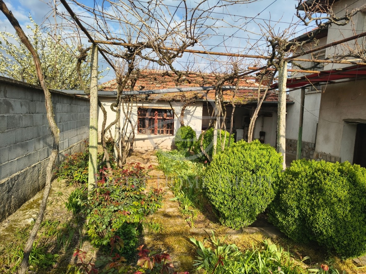 Продава КЪЩА, с. Цалапица, област Пловдив, снимка 6 - Къщи - 54275966