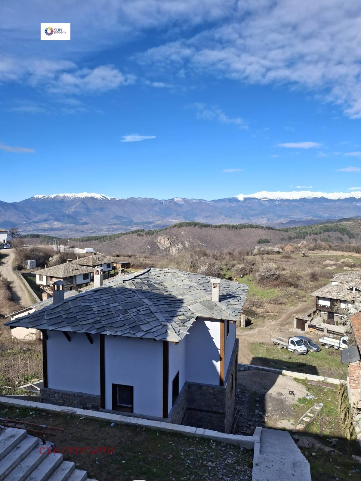 Продава КЪЩА, с. Лещен, област Благоевград, снимка 2 - Къщи - 49553303