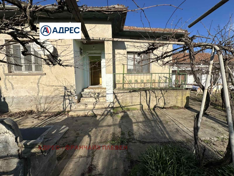 Продава КЪЩА, с. Комарево, област Плевен