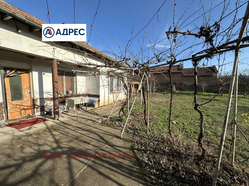 Продава КЪЩА, с. Комарево, област Плевен, снимка 9 - Къщи - 52872348