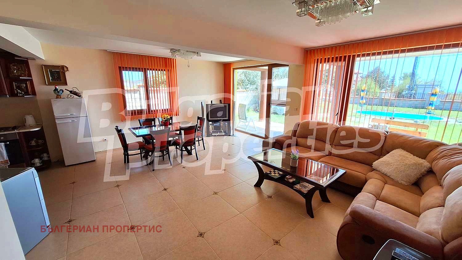 Продава КЪЩА, с. Топола, област Добрич, снимка 2 - Къщи - 51609662