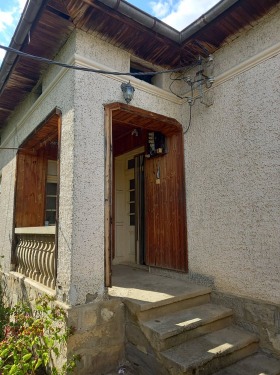 Продажба на имоти в с. Сенник, област Габрово - изображение 1 