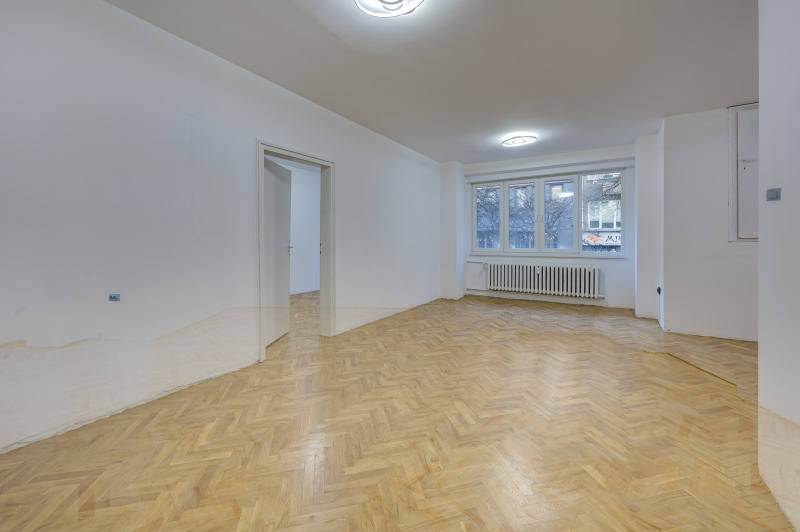 Продава 3-СТАЕН, гр. София, Център, снимка 2 - Апартаменти - 53171848