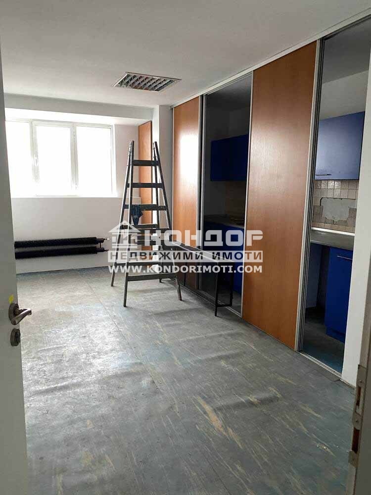 Продава  Офис град Пловдив , Тракия , Индустриална зона, 350 кв.м | 42505758