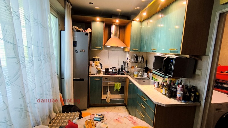 Продава 4-СТАЕН, гр. Русе, Възраждане, снимка 3 - Апартаменти - 53172234