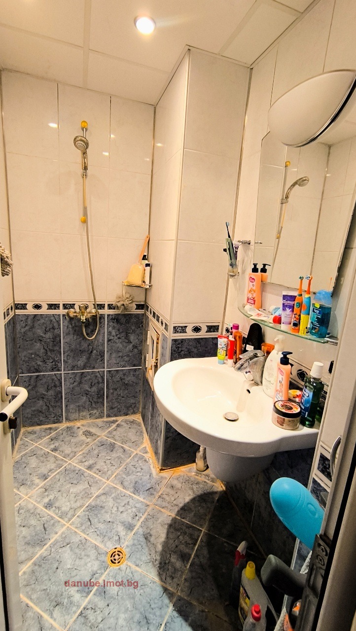 Продава 4-СТАЕН, гр. Русе, Възраждане, снимка 4 - Апартаменти - 53172234