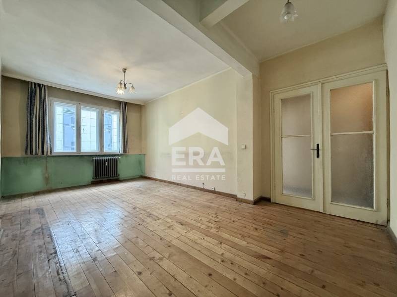 Продава МНОГОСТАЕН, гр. София, Център, снимка 7 - Апартаменти - 54111150