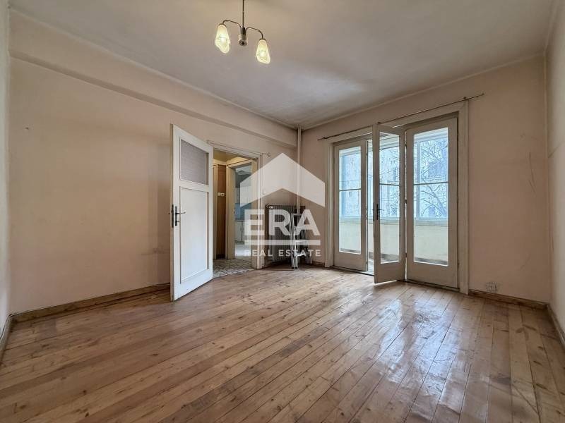 Продава МНОГОСТАЕН, гр. София, Център, снимка 2 - Апартаменти - 54111150