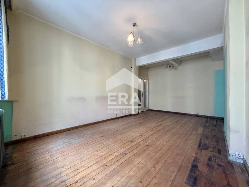 Продава МНОГОСТАЕН, гр. София, Център, снимка 6 - Апартаменти - 54111150