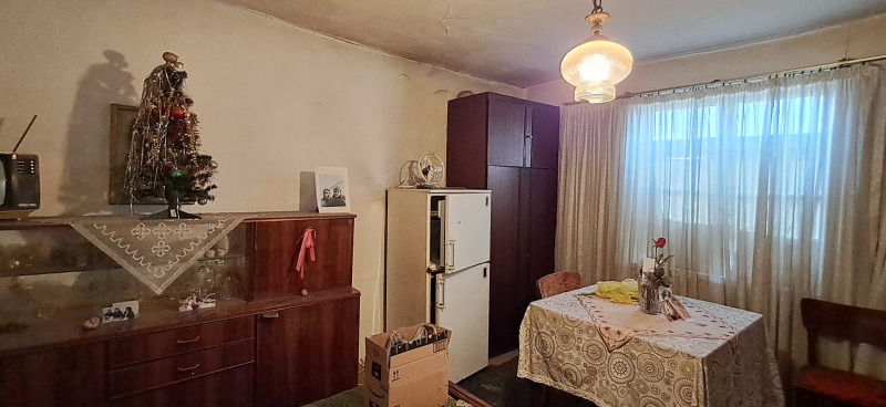 Продава КЪЩА, гр. Нови пазар, област Шумен, снимка 6 - Къщи - 52537343