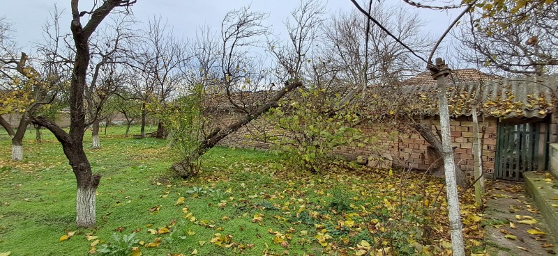 Продава КЪЩА, гр. Нови пазар, област Шумен, снимка 8 - Къщи - 52537343