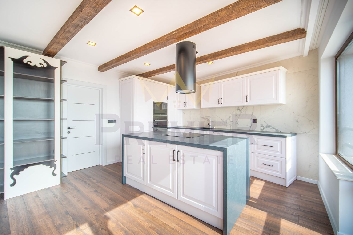 Продава 3-СТАЕН, гр. Варна, м-т Горна Трака, снимка 3 - Апартаменти - 53729617