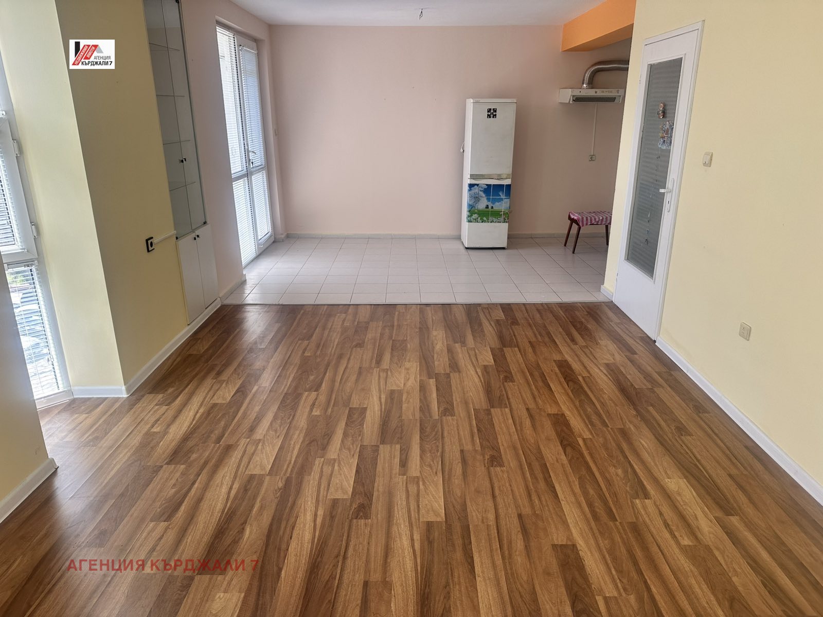 Продава МНОГОСТАЕН, гр. Кърджали, Център, снимка 2 - Апартаменти - 54498915