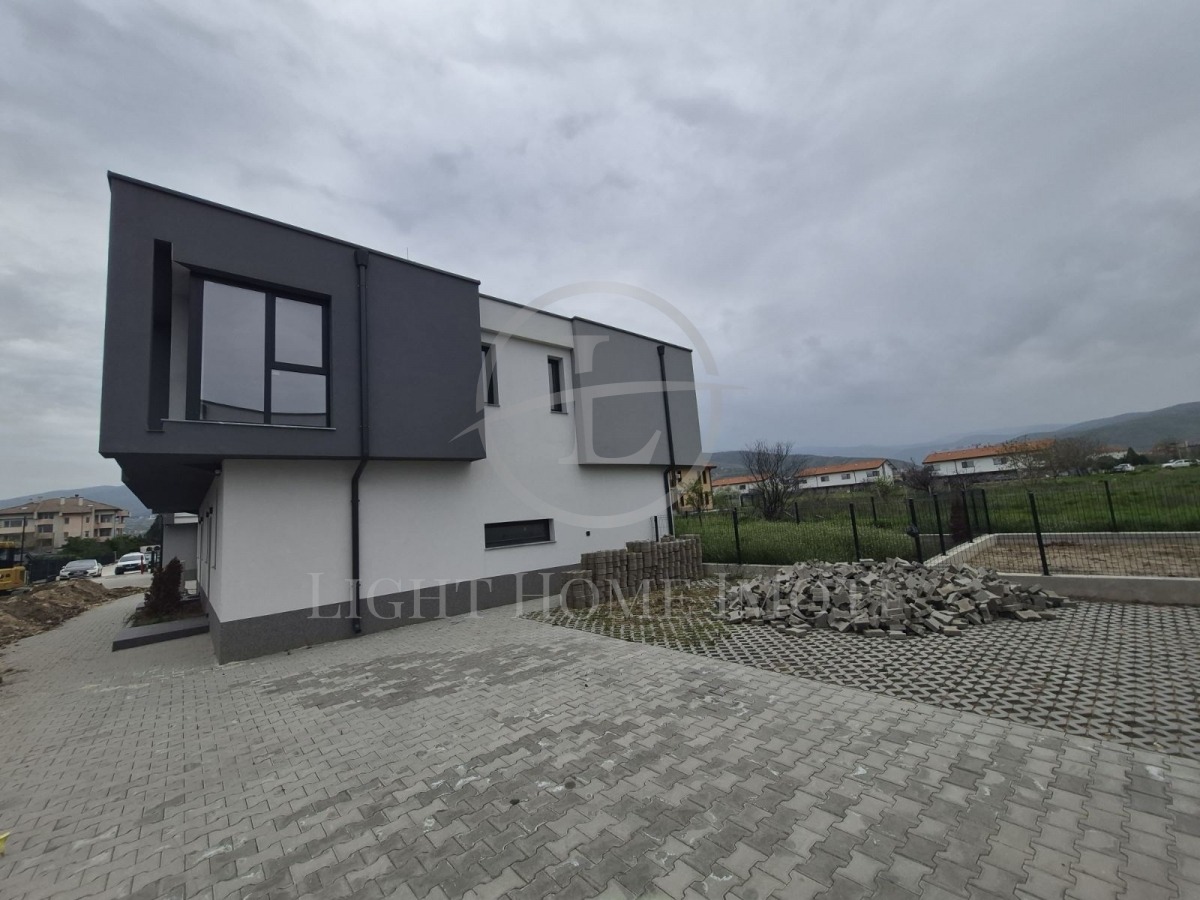 Продава КЪЩА, с. Първенец, област Пловдив, снимка 2 - Къщи - 51821456