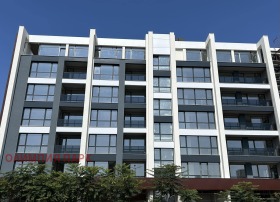 1 quarto Trakiia, Plovdiv