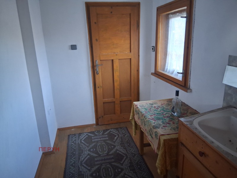 Продава КЪЩА, с. Горна Врабча, област Перник, снимка 10 - Къщи - 52667775