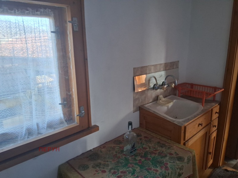 Продава КЪЩА, с. Горна Врабча, област Перник, снимка 9 - Къщи - 52667775